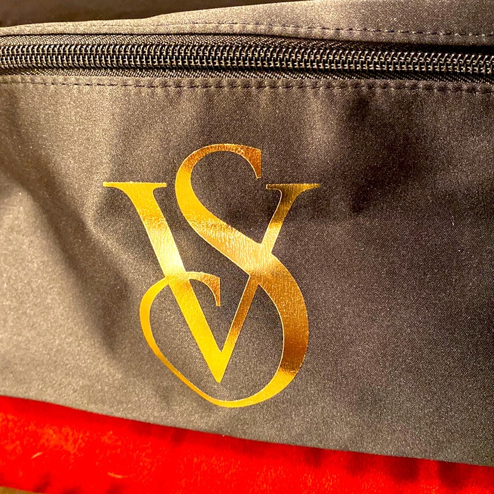 NWT VS travel bag - make up bag black with gold logo inside pockets back handle